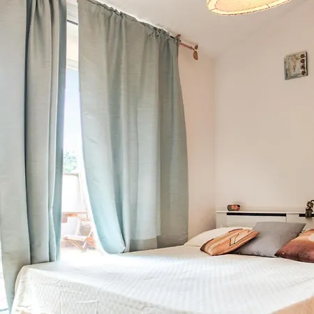 Apartment Stunning In With Kitchen Tossa de Mar